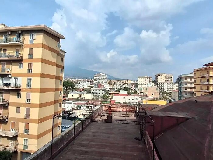 Appartamento con 6 locali in vendita in Via Gambardella, Torre Annunziata