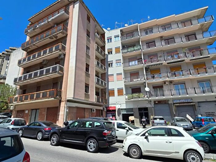 Appartamento con 5 locali in vendita in Via Sansebastiano, Messina