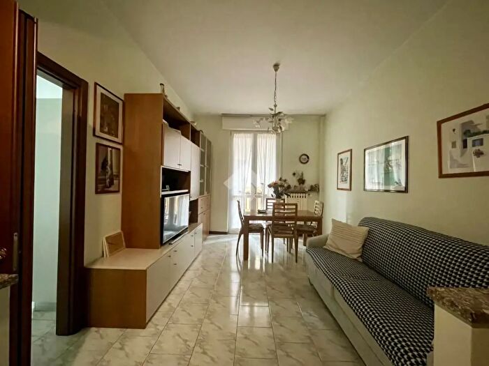 Appartamento trilocale in vendita in Via Romagna, Monza