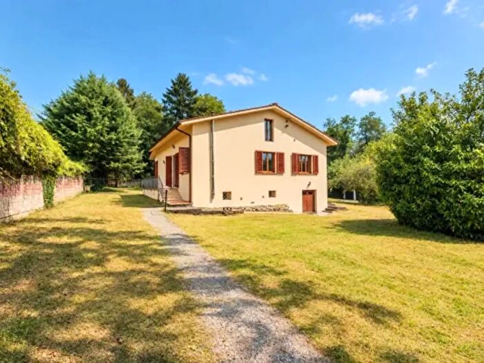 Casa con 5 locali in vendita in Via Goraiolo, Marliana