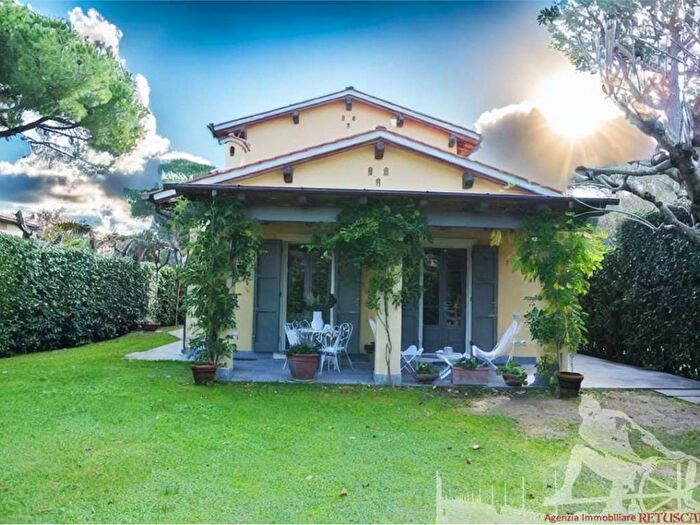 Casa con 6 locali in affitto in Centro, Forte dei Marmi