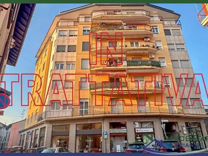 Appartamento trilocale in vendita in Via Rughetta, Somma Lombardo