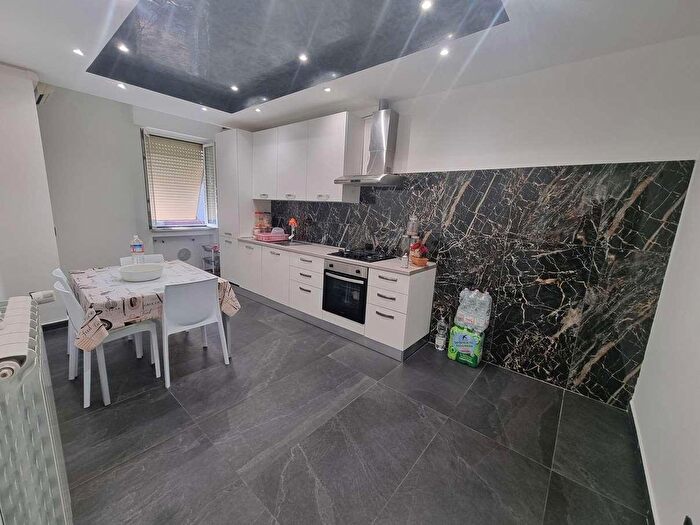 Appartamento trilocale in vendita in Via dei Mille, Limbiate