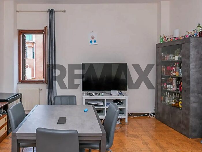 Appartamento trilocale in vendita in Via Giuseppe Carampi a, Roma