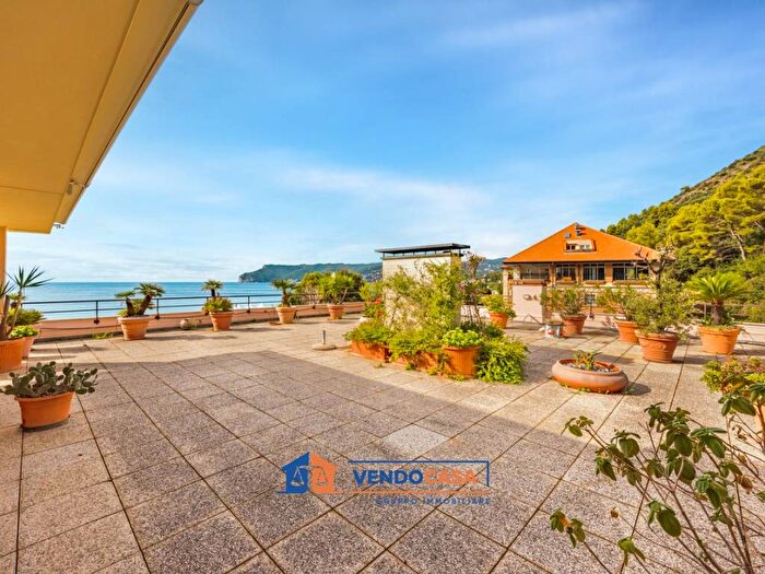 Casa quadrilocale in vendita in Via Privata Merello, Bergeggi