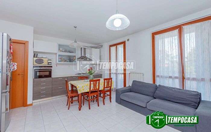 Appartamento bilocale in vendita in Via Galileo Galilei Vermezzo con Zelo, Vermezzo con Zelo