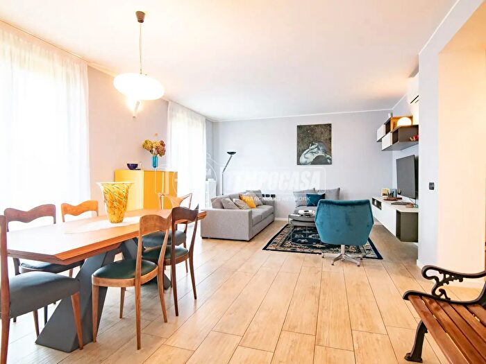 Casa con 6 locali in vendita in Via Mantegazza, Cassano D'Adda