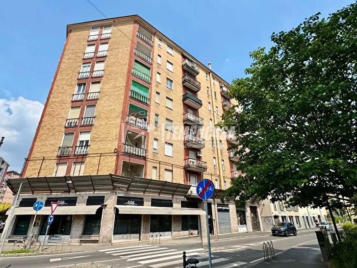 Appartamento trilocale in vendita in Via Piave, Cologno Monzese
