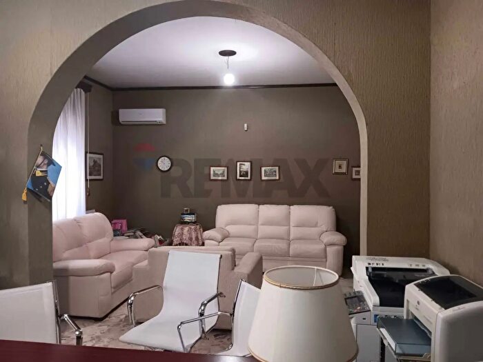 Appartamento con 8 locali in vendita in Corso Sicilia, Enna