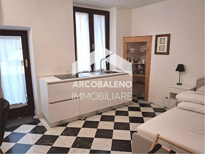 Appartamento monolocale in affitto in via Ss Trinità, Centro Storico, Trento