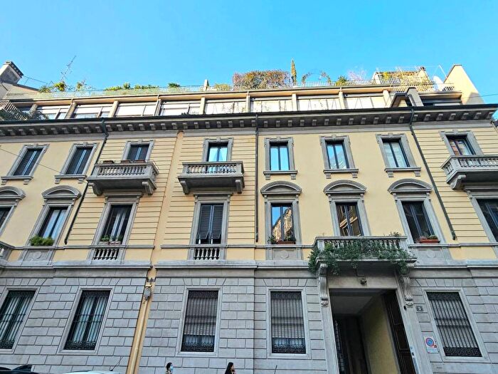 Appartamento quadrilocale in affitto in Via Andrea Appiani, Porta Nuova, Milano