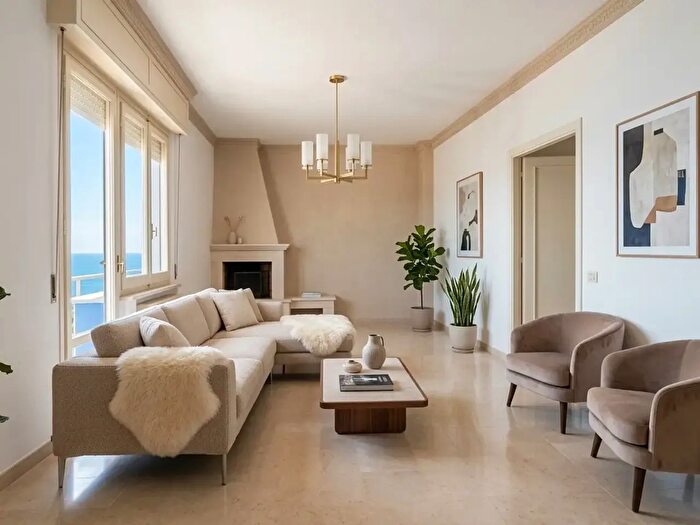 Appartamento con 6 locali in vendita in Via Palombina Vecchia, Falconara Marittima