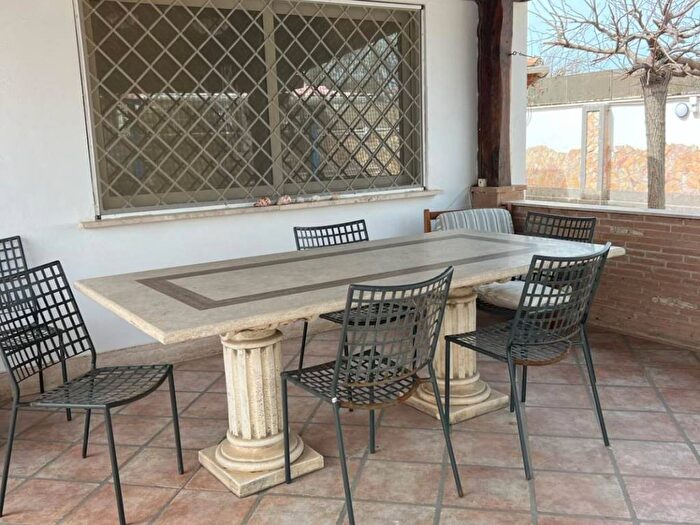 Casa trilocale in affitto in Lungomare di Ponente, Fregene, Fiumicino
