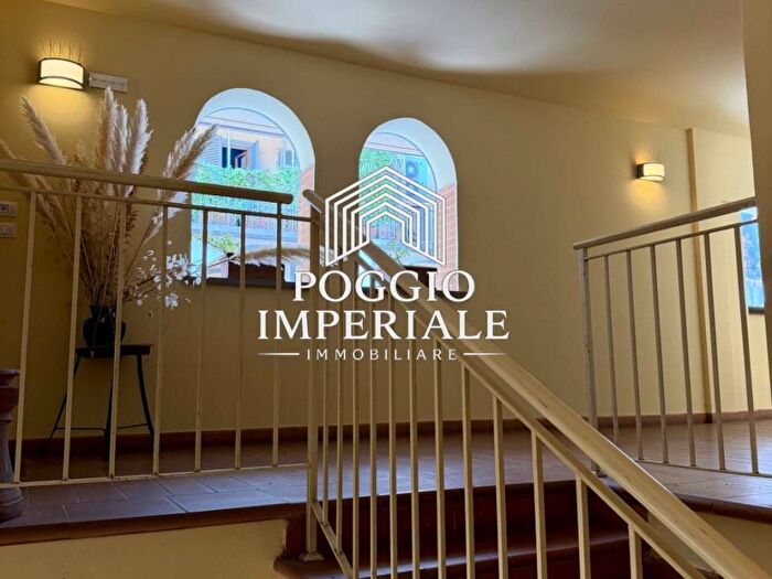 Appartamento trilocale in affitto in Viale Francesco Petrarca, Porta Romana, Firenze