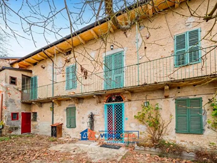 Casa con 6 locali in vendita in Borgata Valle, Mombarcaro