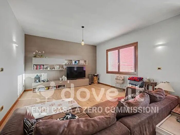 Casa con 6 locali in vendita in Via Venzone Snc, Vazzola