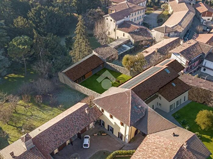 Casa in vendita in Via Don Giovanni Spinelli, Scanzorosciate