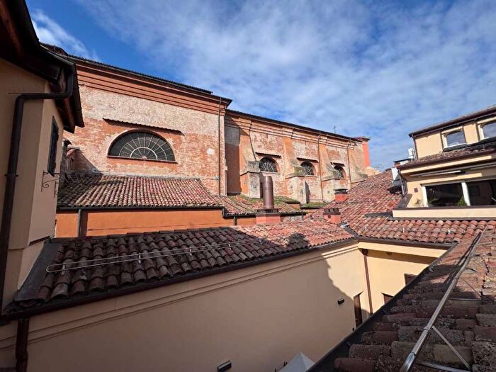 Appartamento quadrilocale in affitto in via De Buttieri, Santo Stefano, Bologna