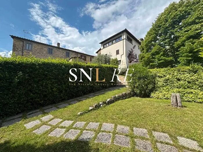 Casa con 6 locali in vendita in Via di San Quirichino, Firenze