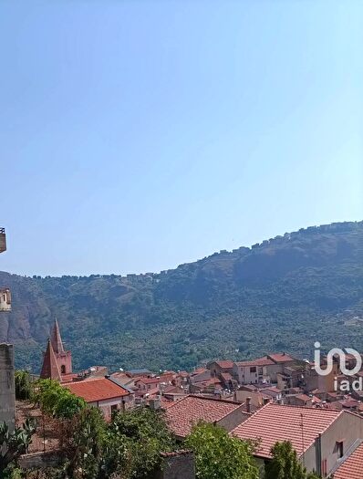 Casa con 6 locali in vendita in Corso Umberto I, Longi