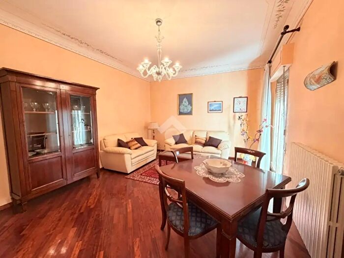 Casa con 8 locali in vendita in Via San Francesco, Ragusa