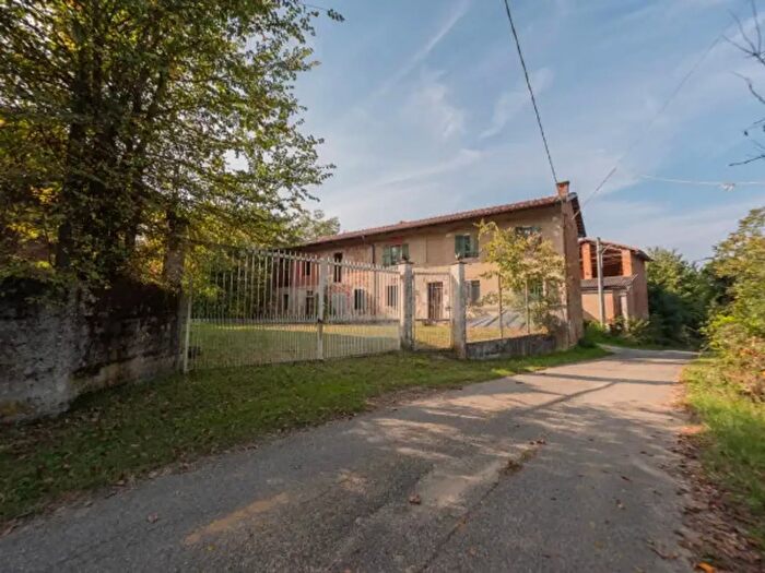 Casa con 5 locali in vendita in Via San Grato, Piea