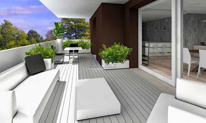 Appartamento con 6 locali in vendita in Via Arnaldo da Limena, Limena