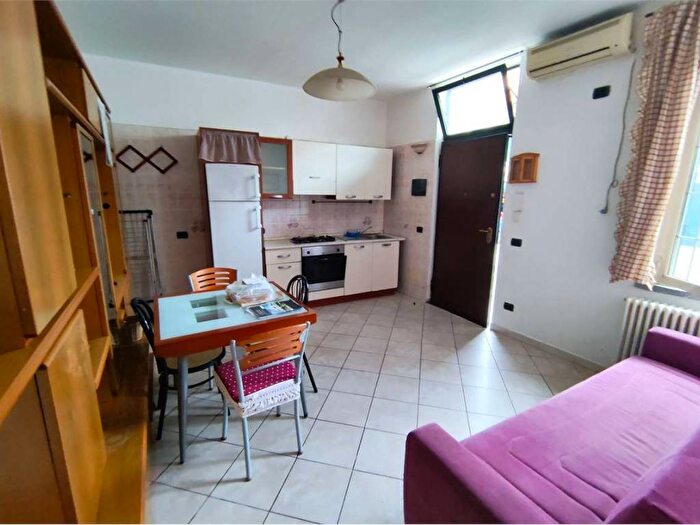 Appartamento bilocale in affitto in vicolo della rosa, Centro, Garbagnate Milanese