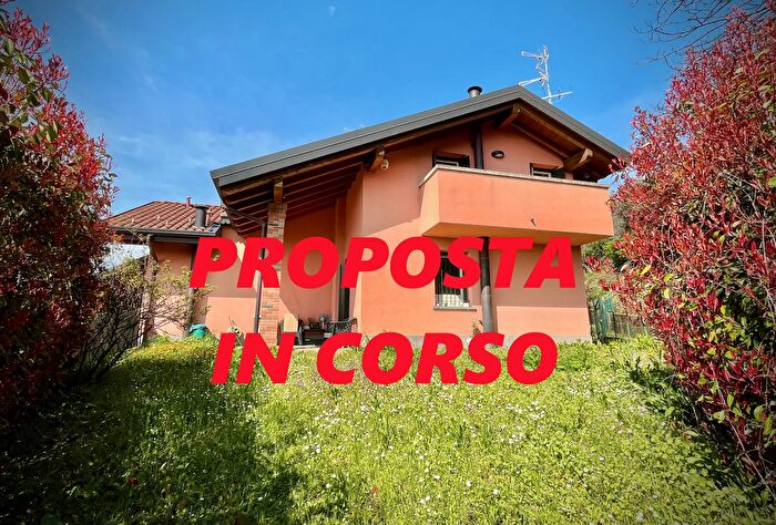 Casa con 5 locali in vendita in Via Cascina Brughiera, Lesmo