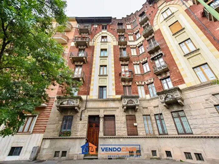 Appartamento trilocale in vendita in Piazza Carlo Giacomini, Torino