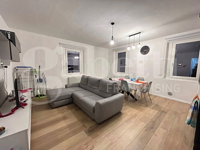 Appartamento quadrilocale in vendita in Modena