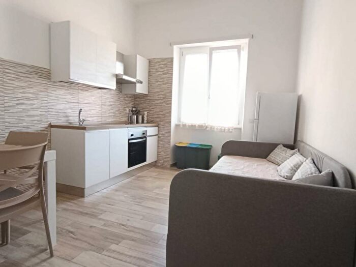 Appartamento trilocale in affitto in Via Filippo Signore, Centro, Minturno