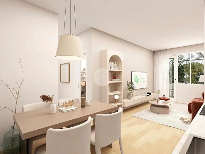 Appartamento trilocale in vendita in Via Desiderio, Milano