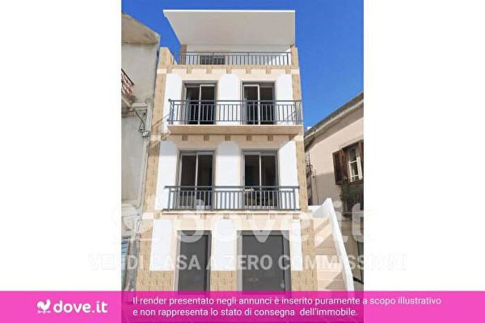 Casa quadrilocale in vendita in Piazza Vittorio Emanuele Snc, Gaggi