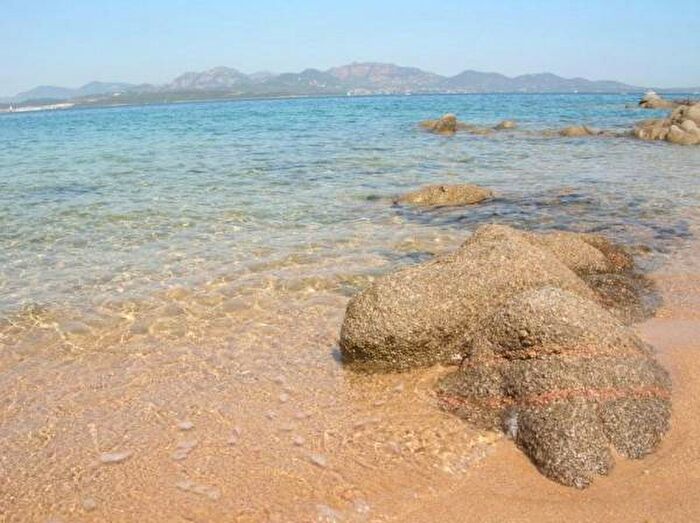 Appartamento trilocale in affitto in Via Tillò, Murta Maria Porto Istana, Olbia