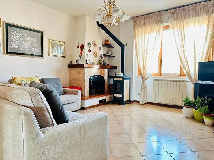 Appartamento con 6 locali in vendita in Siena