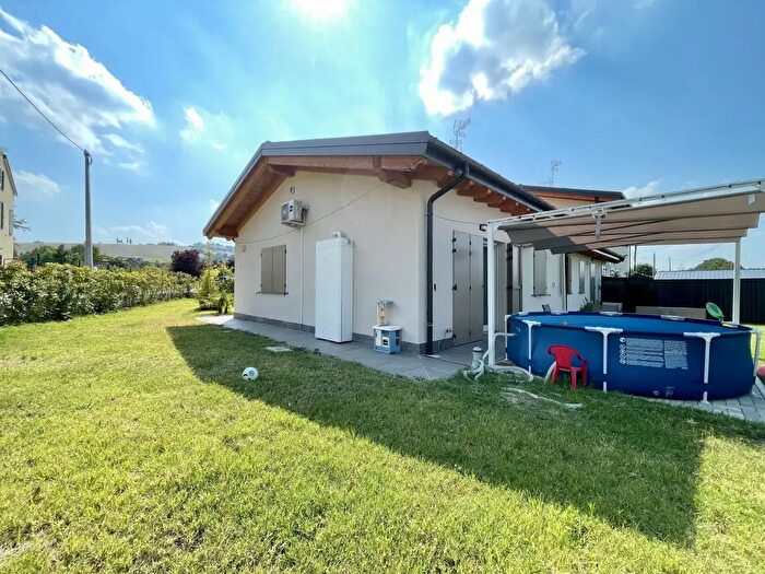 Casa quadrilocale in vendita in Via per Castelvetro B, Vignola