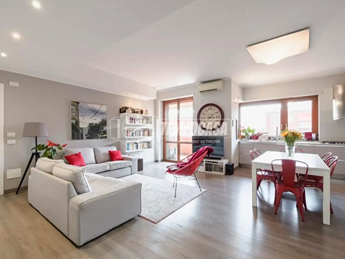 Appartamento con 5 locali in vendita in Milano