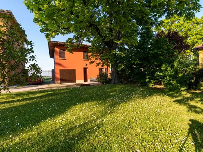 Casa quadrilocale in vendita in Via Frabazza, Bologna