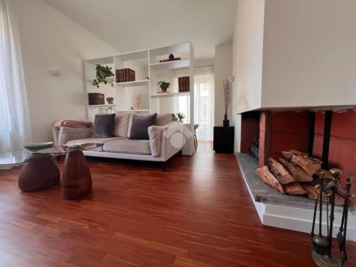 Appartamento trilocale in vendita in Via Guidubaldo del Monte, Roma