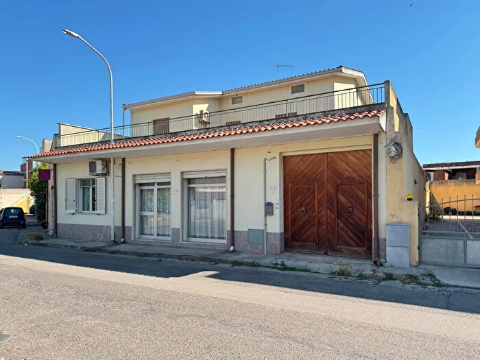 Casa con 7 locali in vendita in San Sperate