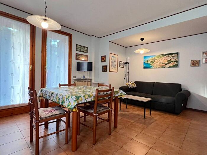 Appartamento trilocale in affitto in Via Giosuè Carducci, Centro, Loano