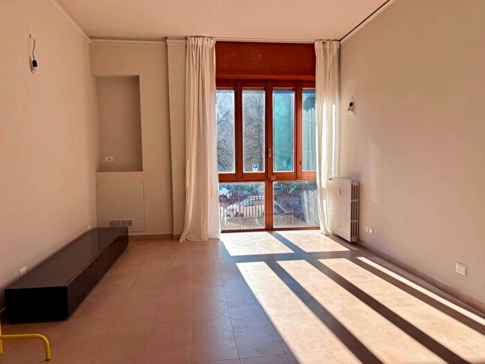 Appartamento trilocale in affitto in Via Giovanni Battista Piranesi, Porta Vittoria, Milano