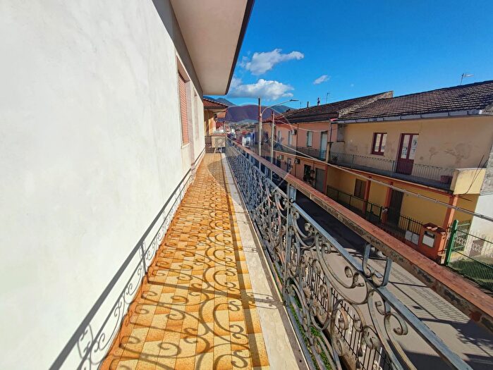 Casa con 6 locali in vendita in Via Don Sturzo, Calvi Risorta