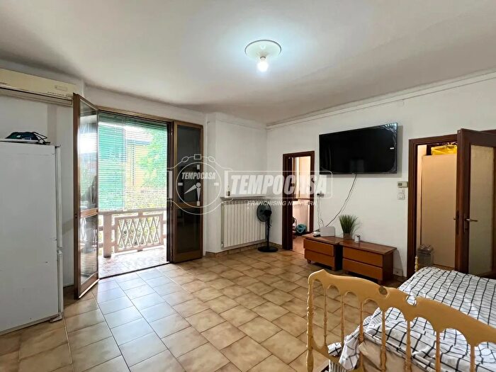 Appartamento bilocale in vendita in Via Padre Reginaldo Giuliani, Legnano