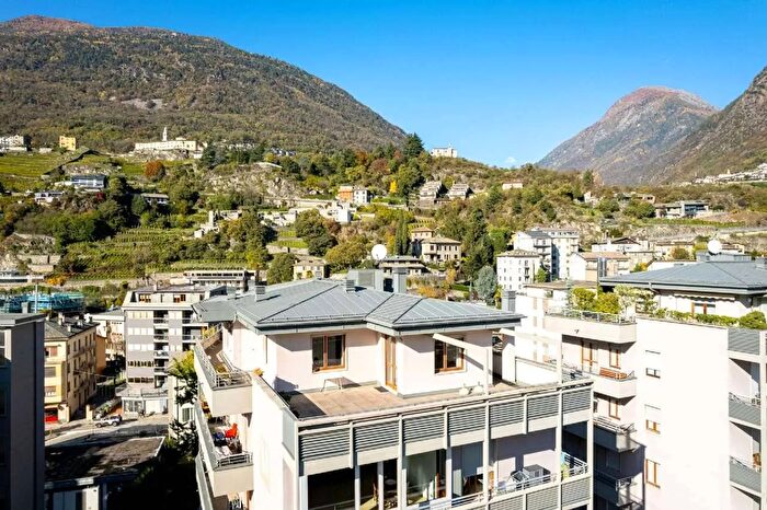 Appartamento con 6 locali in vendita in Via Lungomallero Diaz Sondrio Sondrio, Sondrio