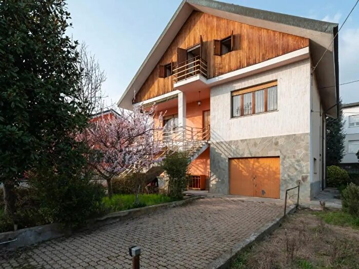 Casa con 10 locali in vendita in Via Don P Bertolino, Beinasco