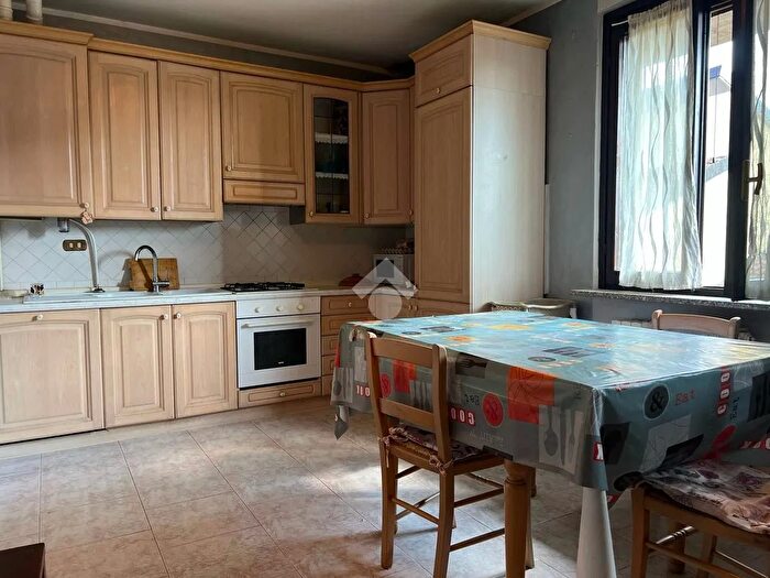 Appartamento trilocale in vendita in Piazza S Rocco, Pontirolo Nuovo