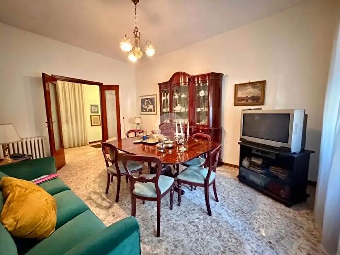 Appartamento quadrilocale in affitto in Via Lorenzo Bonincontri, Roma
