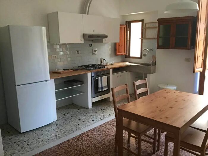 Casa con 5 locali in vendita in Prato